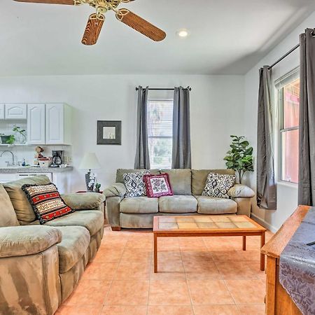 Cozy And Relaxing Eloy Apartment With Pool Access Экстерьер фото